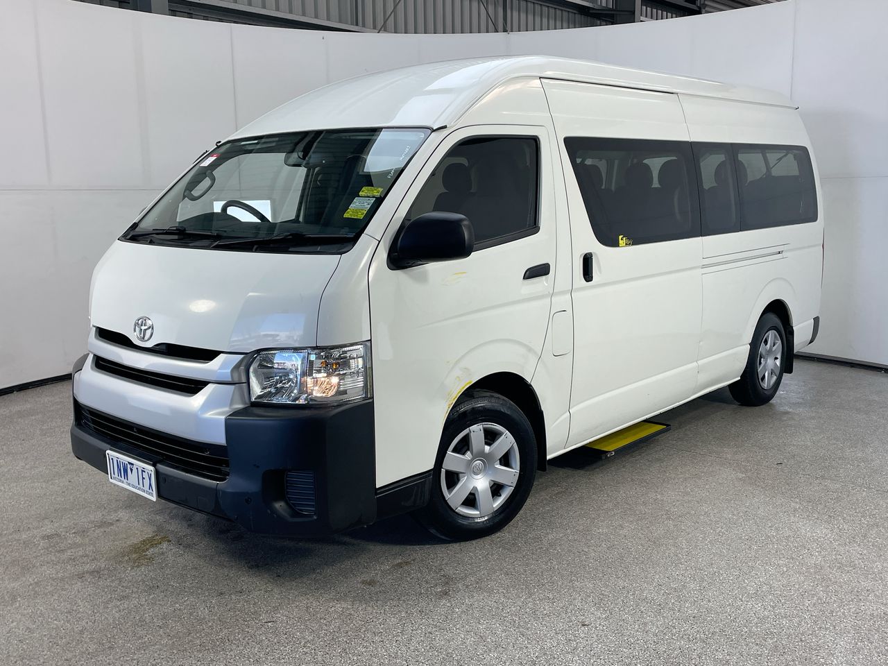 2018 Toyota Hiace Commuter TRH223R Automatic 14 Seats Bus