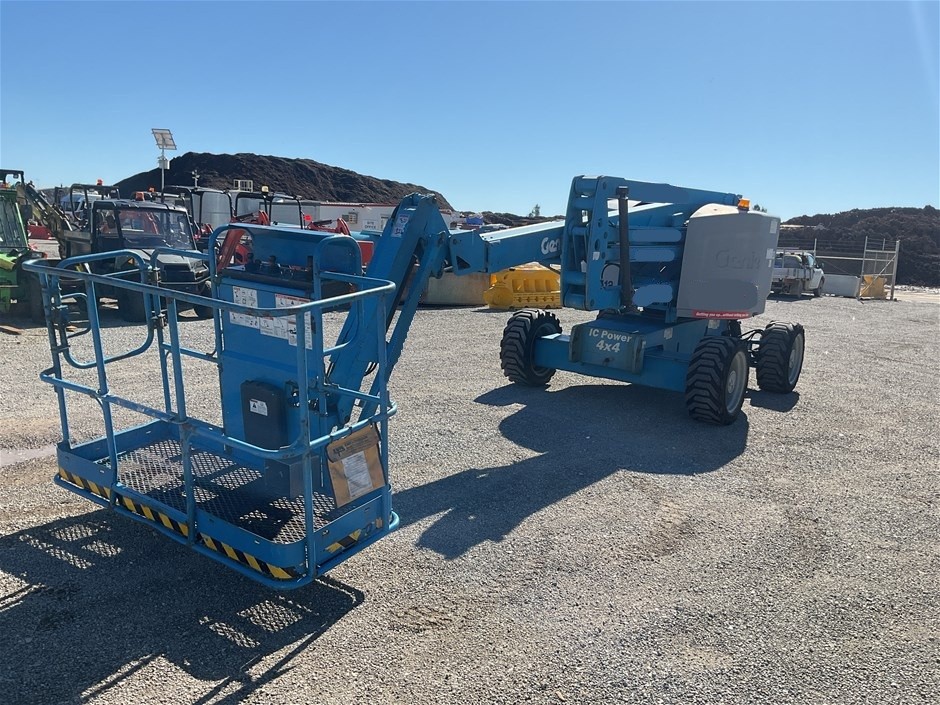 2014 Genie A-51/30J Knuckle Boom Lift