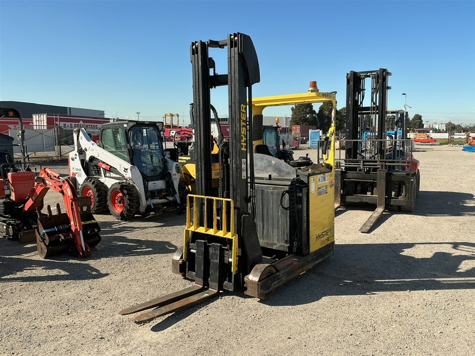 Forklifts, Ride on Sweeper & Walkie Stacker - Vic 