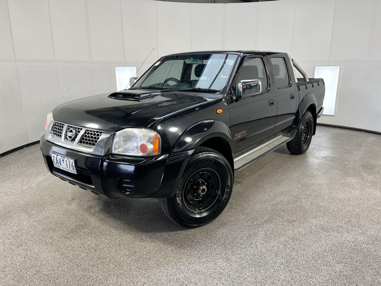 2010 Nissan Navara ST-R (4x4) D22 Turbo Diesel Manual Dual Cab