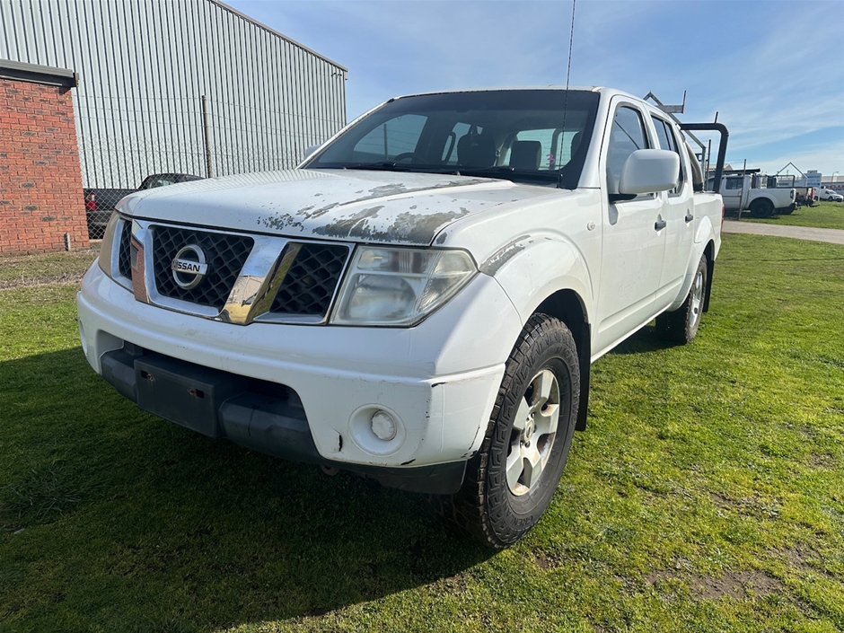Unreserved 2012 & 2011 Nissan Navara & 2010 Toyota Hilux