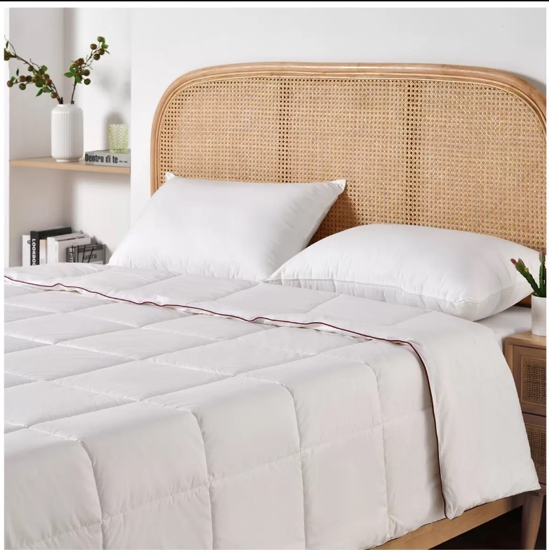 ONKAPARINGA Wool Quilt, King. NB: Slightly Damaged Packaging
