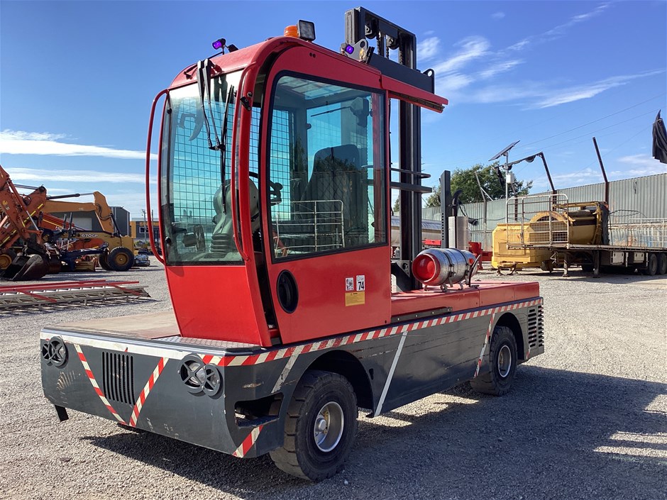 2019 Bulmor 2-Way Lift Truck (886 hours!) (Ex. Corporate)