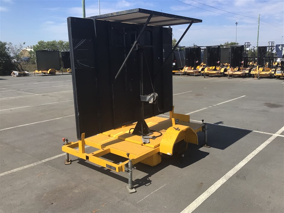 <p>2007 Giga Signs Sign Board Single Variable Message Sign Trailer</p>