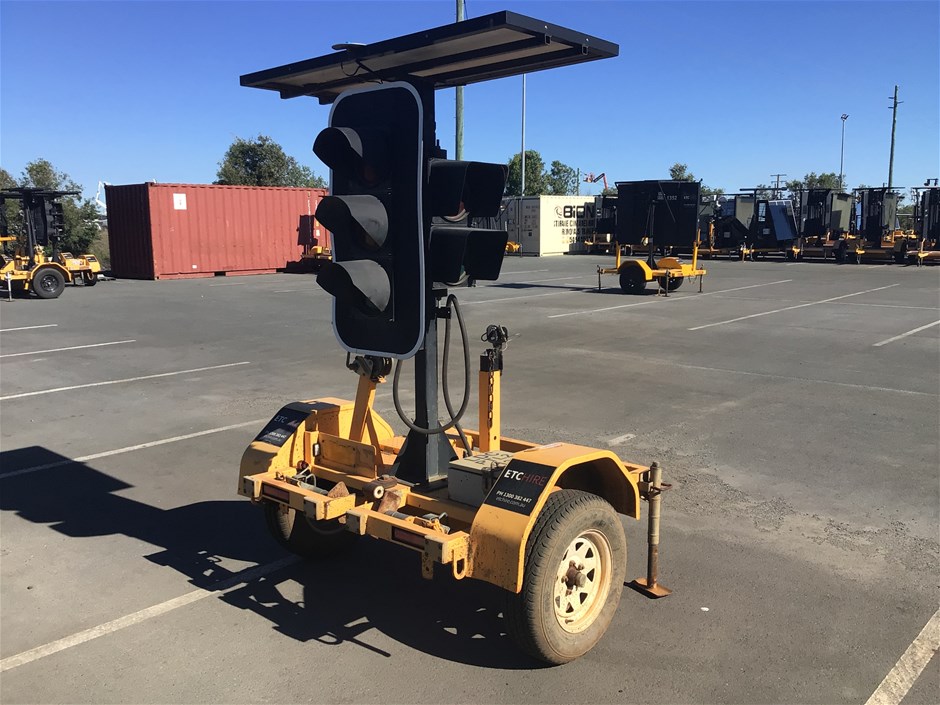 <p>2017 Global Traffic - PTL2 Single Traffic Control Unit Trailer</p>