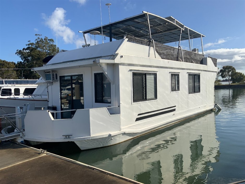 1998 Watercraft 10m Full Cabin Houseboat