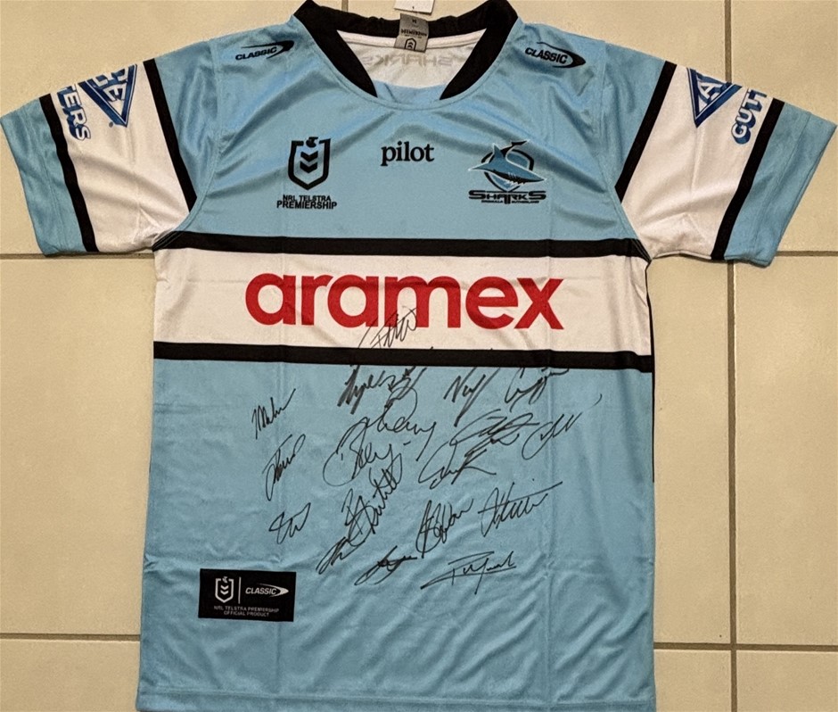 MOVIE & SPORTS SIGNED MEMORABILIA