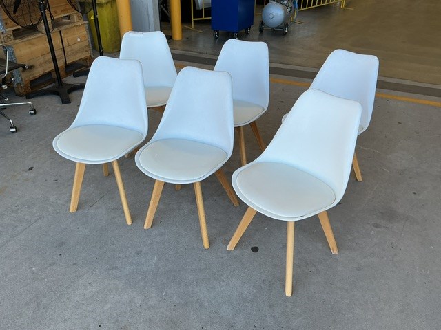 6 x White Wooden Legged Dining Chairs