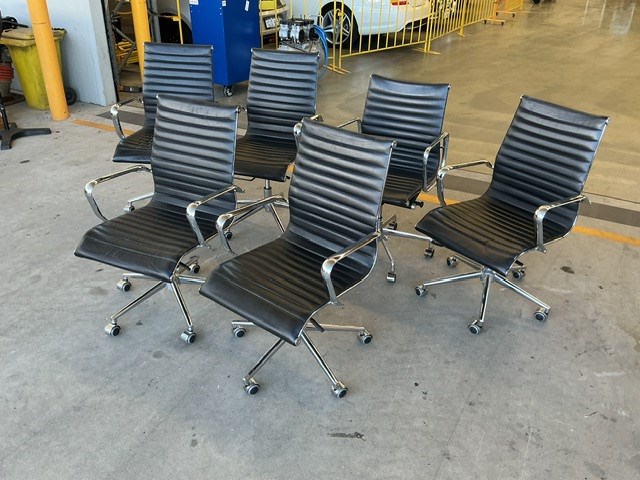 <p>6 x Boardroom Chairs Black and Chrome</p>