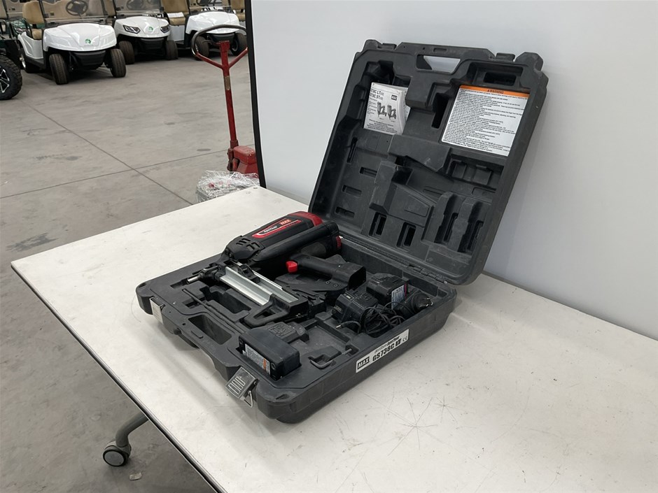 MAX GS738C Cordless Gas Super Pinner Full Kit Auction (0013-3035507 ...