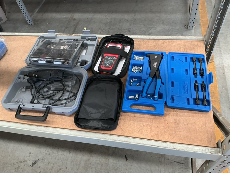 <p>Dremel, Dremel Bits, Scan Tool, Nut Riveter</p>