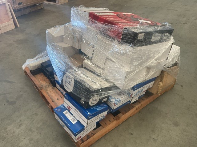 <p>Assorted Facia Kits And Cross Members</p>