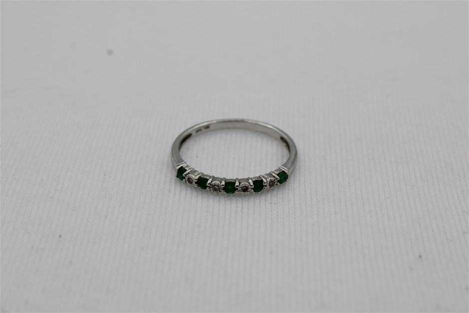1 x Stamped 10k Emerald and Diamond Band Ring MHJ