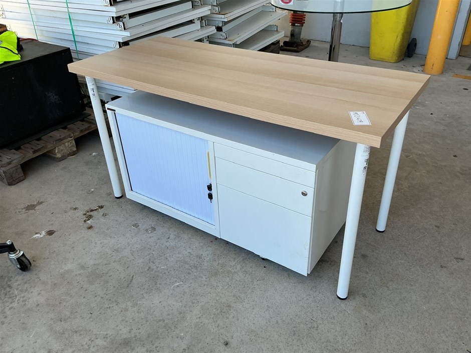 <p>Office Cabinet and Table</p>