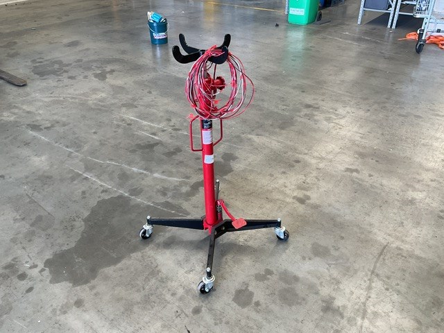 <p>TTI Transmission Jack </p>