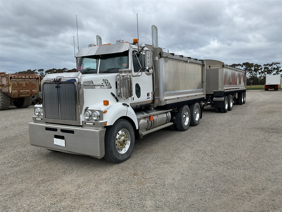 2021 Western Star 6 x 4 Tipper Truck/2022 BTE 4 Dog Trailer