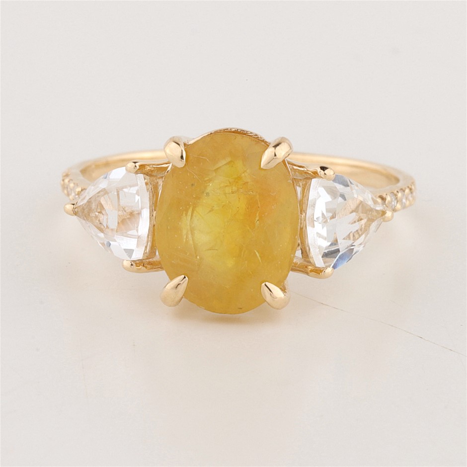 Yellow Gold Natural Yellow Sapphire & Diamond Ring with Lab certifcate