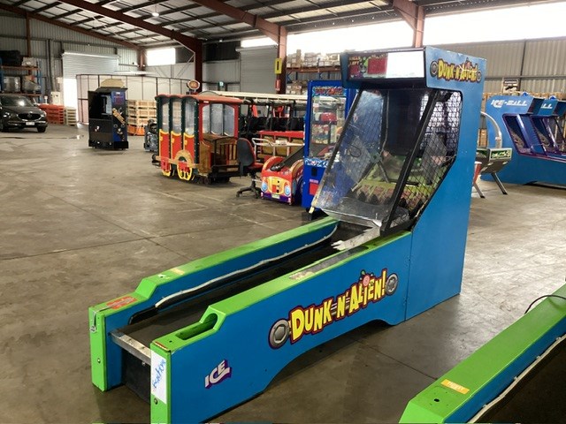 Innovative Concepts In Entertainment, Dunk N Alien Alley Roller Arcade ...