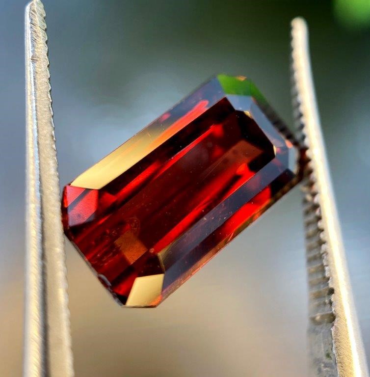 2.65 CT Natural Splendid Almandine Garnet