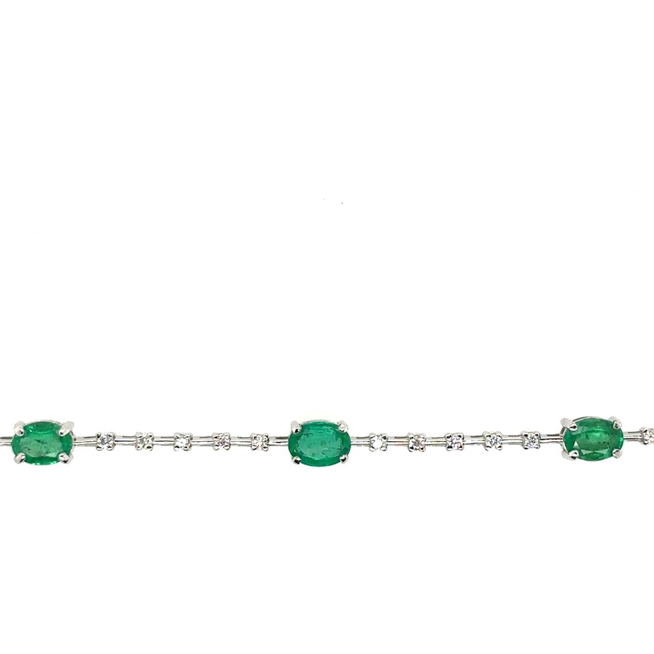 3.68ct Emerald & Dia. F/SI Bracelet 18K White Gold