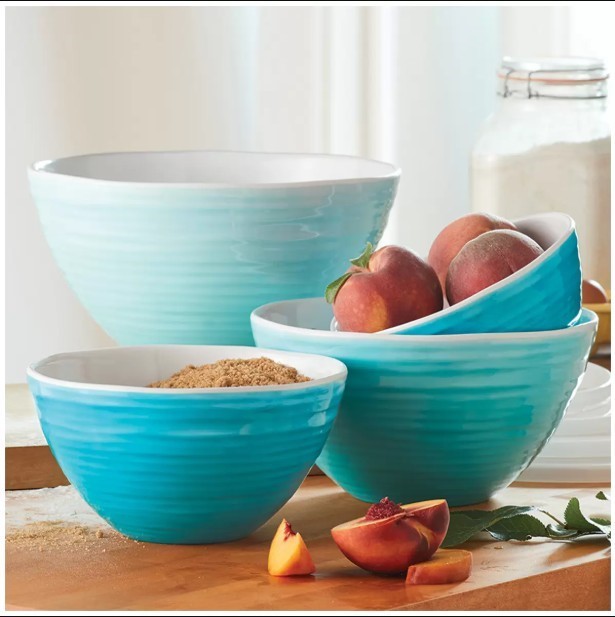 Pandex Ombre Mixing Bowls With Lids 4 Piece Set Teal. NB: Damaged box.