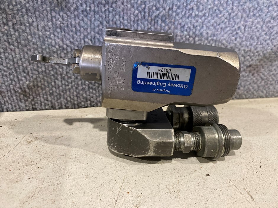 <p>Enerpac W2000 Hydraulic Torque Wrench Drive Unit</p>