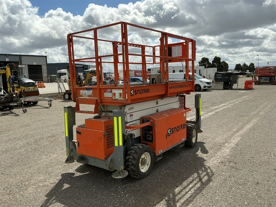 2015 Snorkel  S2755RT Scissor Lift