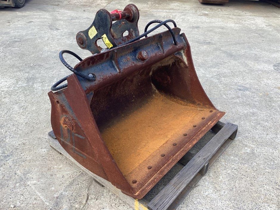 AHE Tilting Excavator Bucket