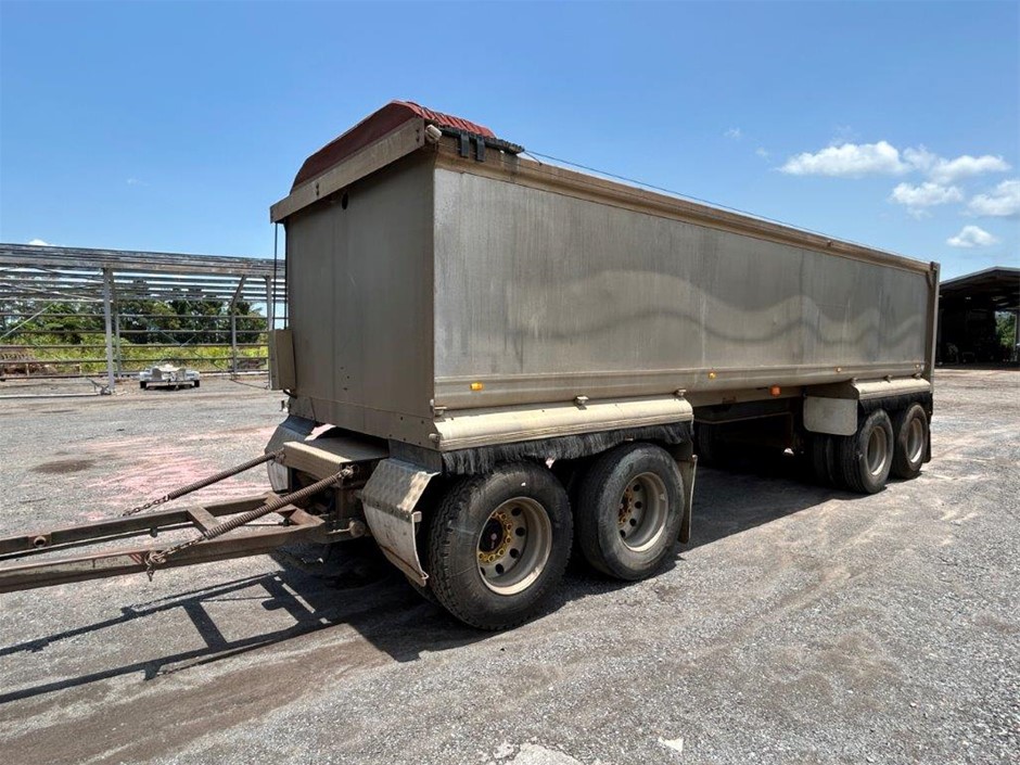 2015 BORCAT Equipment BC5004 Dog Trailer Tandem Tipper Trailer