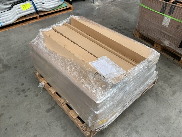 <p>Fluorescent Light Tubes Approximately 19x</p>