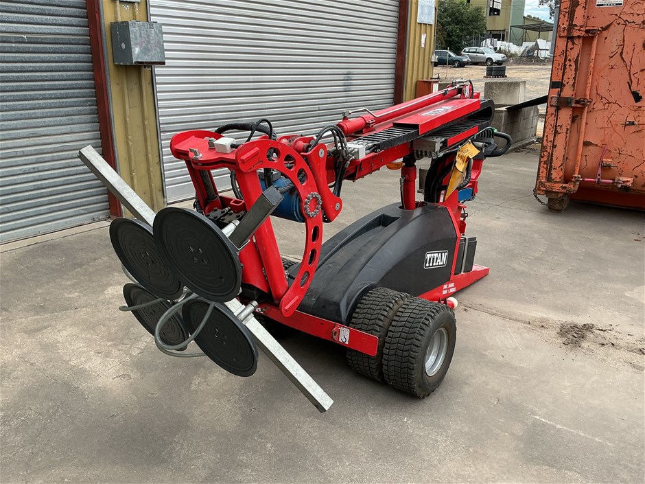 Glass lifter mobile Auction (0004-5061740) | Grays Australia