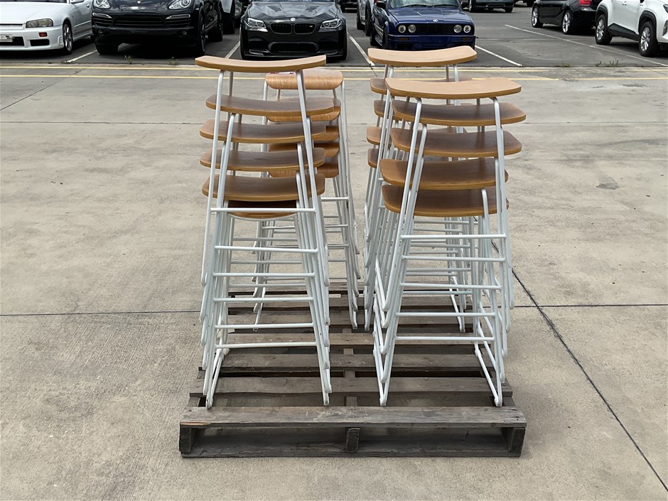 <p>Bar Stools x 21</p>