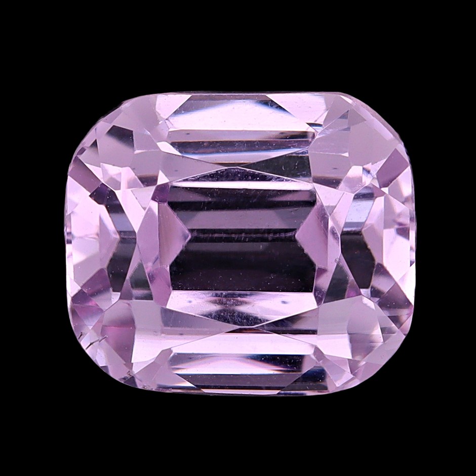 7.85 Carats Pink Kunzite