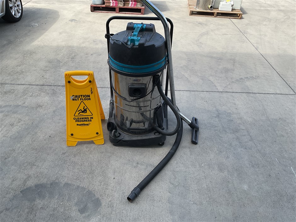 <p>Hafco Wet Dry Vac and Wet Floor Sign</p>