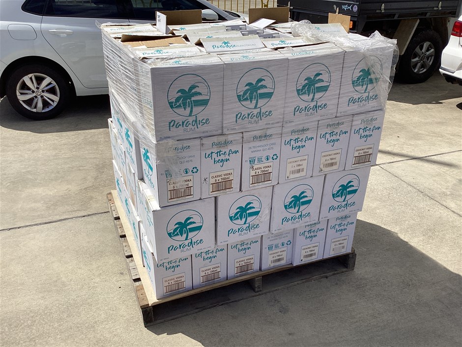 <p>700ml Round Bottles with Lids qty 576</p>