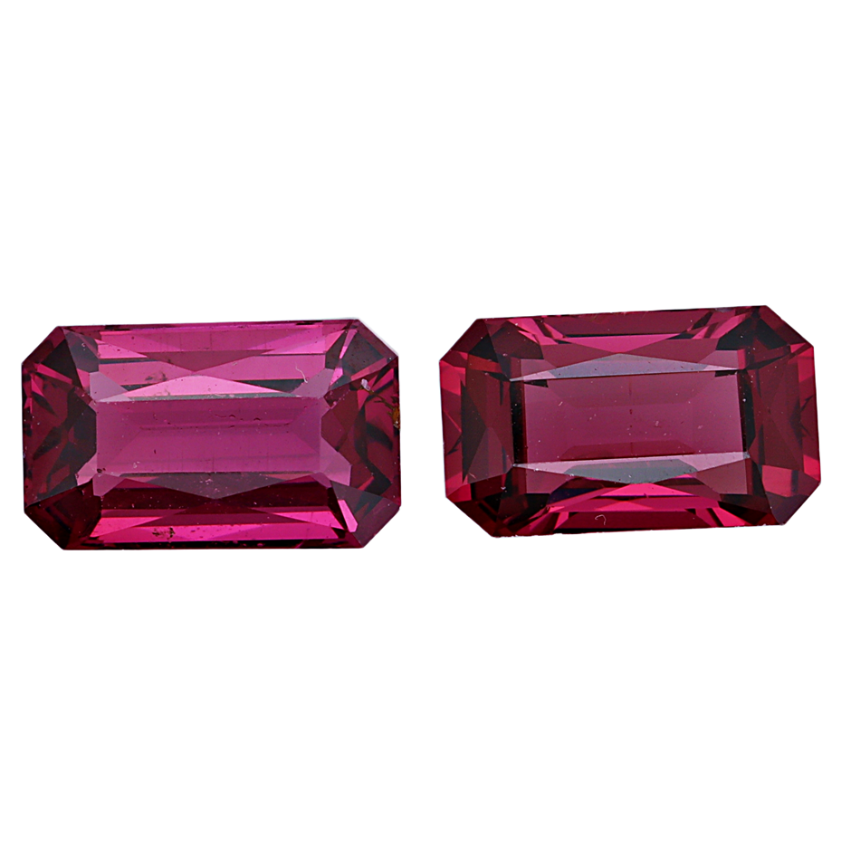3.30 Carats Reddish Pink Garnet Pair
