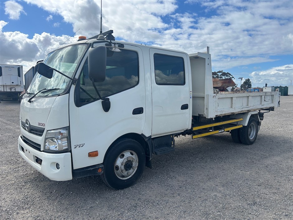 <p>2018 Hino 300 4 x 2 Tipper Truck</p>