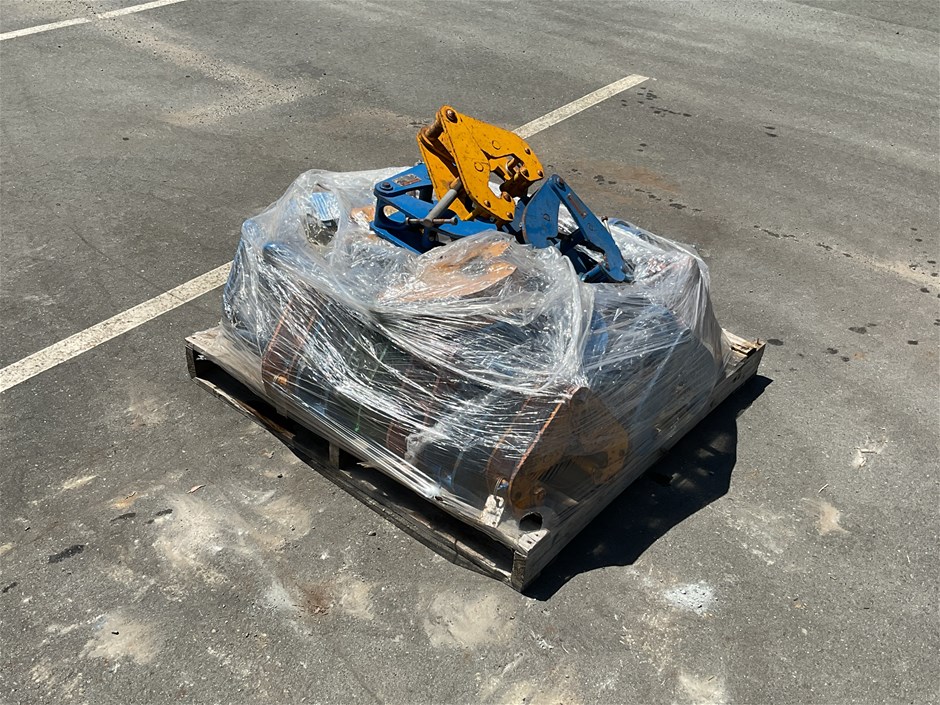 <p>Qty Of Clamps</p>