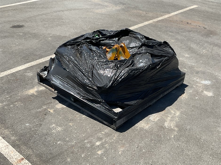 <p>Qty Of Clamps</p>