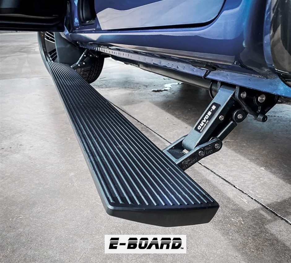 T-Max Toyota Hilux Electric Side Step