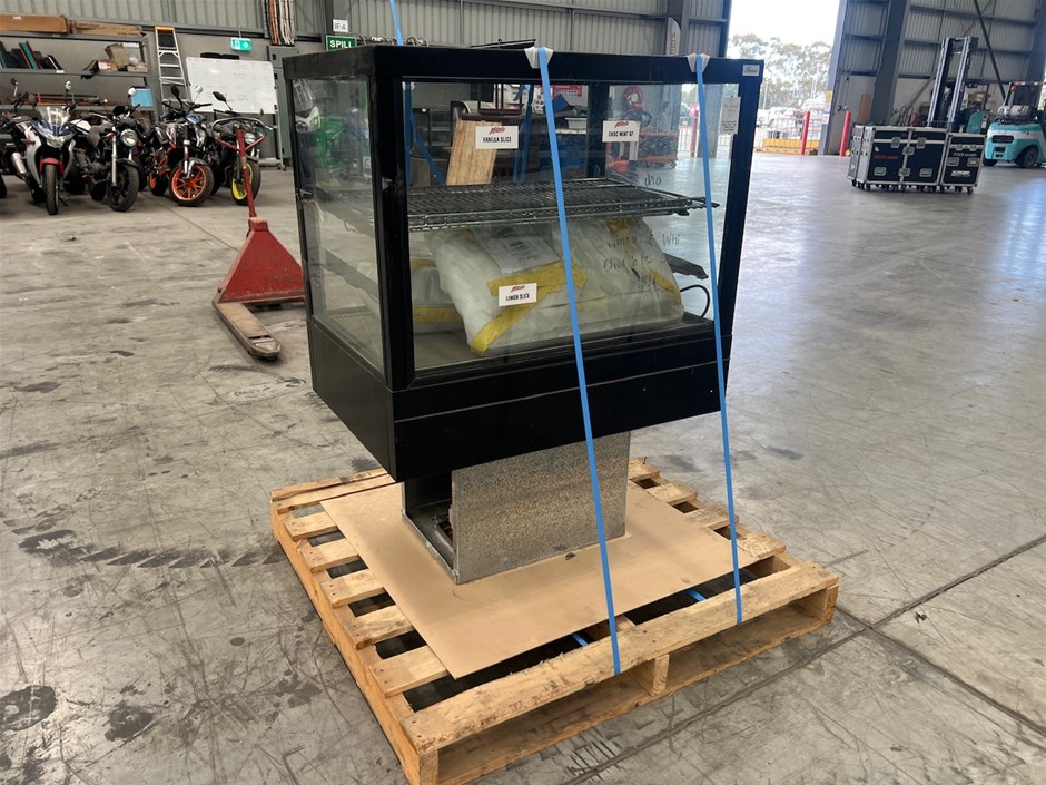 Festive DC19 Display Fridge