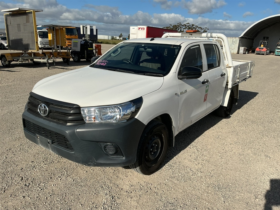 2018 Toyota Hilux 4X2 WORKMATE TGN121R Automatic Dual Cab