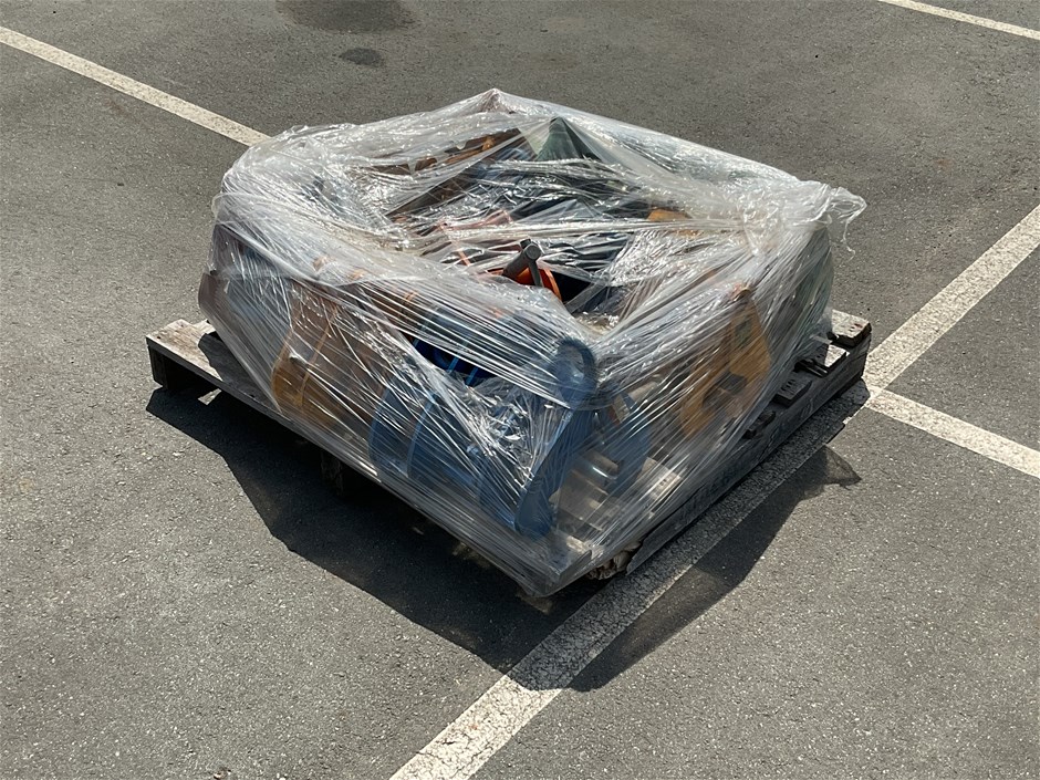 <p>Qty Of Clamps</p>