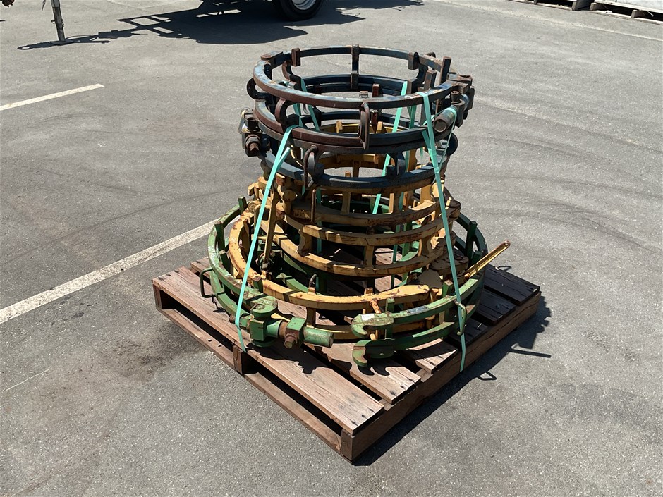 <p>Pipe Restraining Clamps</p>