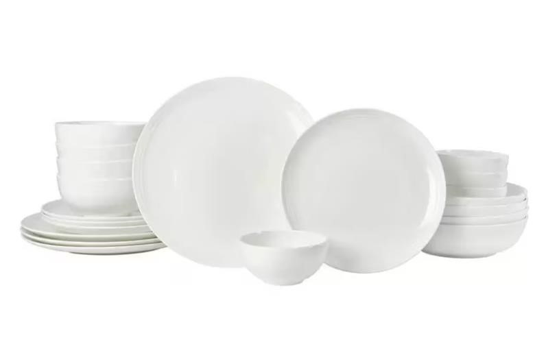Mikasa Kyler Dinnerware 20 Piece Set. NB: Damaged packaging, 1 x pc chipped