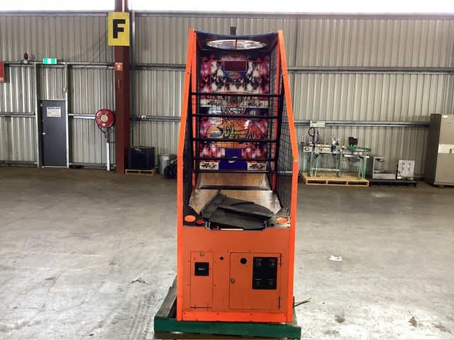 <p>LAI Games, Slam N Jam Basketball Hoops Arcade Game</p>