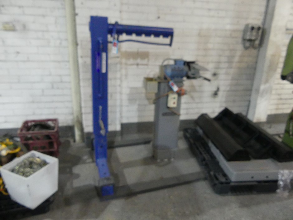 2015 East West PHD2-2200 Pallet Lifter
