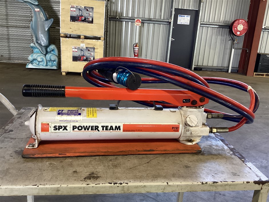 SPX Power Team P157 Hydraulic Hand Pump Auction (0010-8021467) | Grays ...