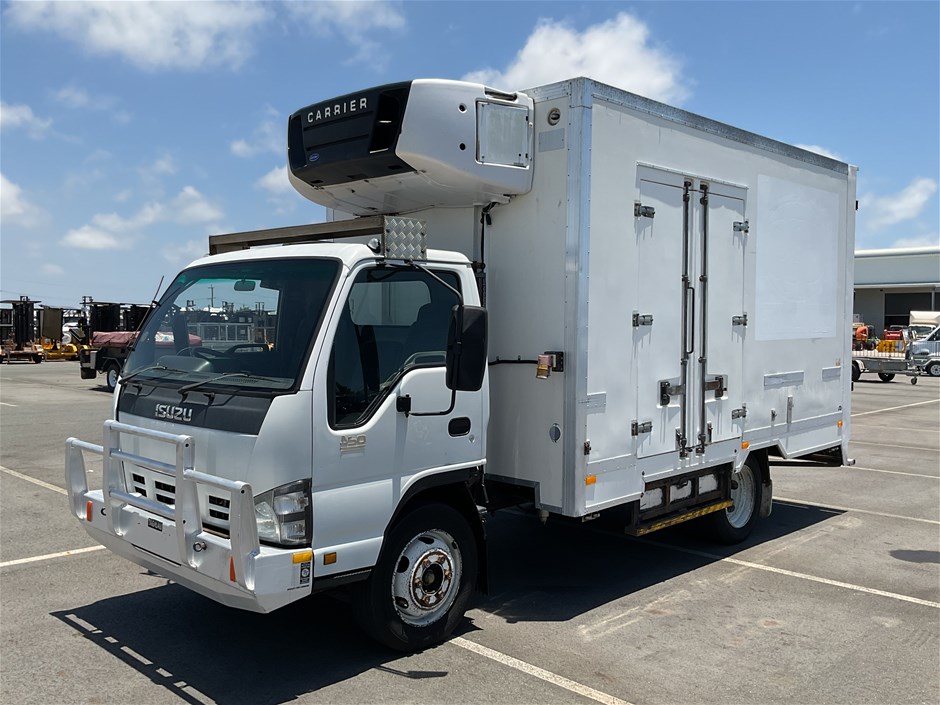2006 Isuzu N5 450 NQR 4 x 2 Refrigerated Truck