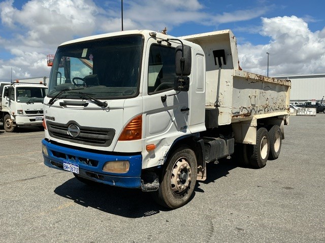 2008 Hino FM1J 6 x 4 Tipper Truck